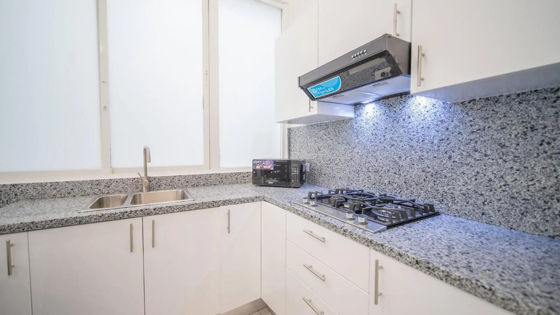 Plaza Achim 6B, Modern Apt 250M From Sosua Beach 아파트